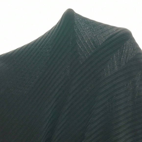 Plus Solid Color block Ruffle Hem Long Sleeve Mock Neck Top - Picture 5 of 5